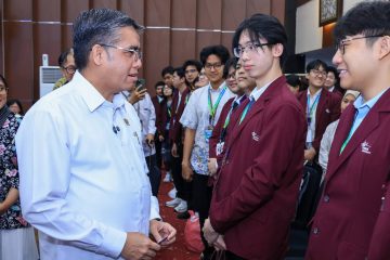 Menteri Ketenagakerjaan Yassierli membuka AI Career Boost Day 2026 di Jakarta.