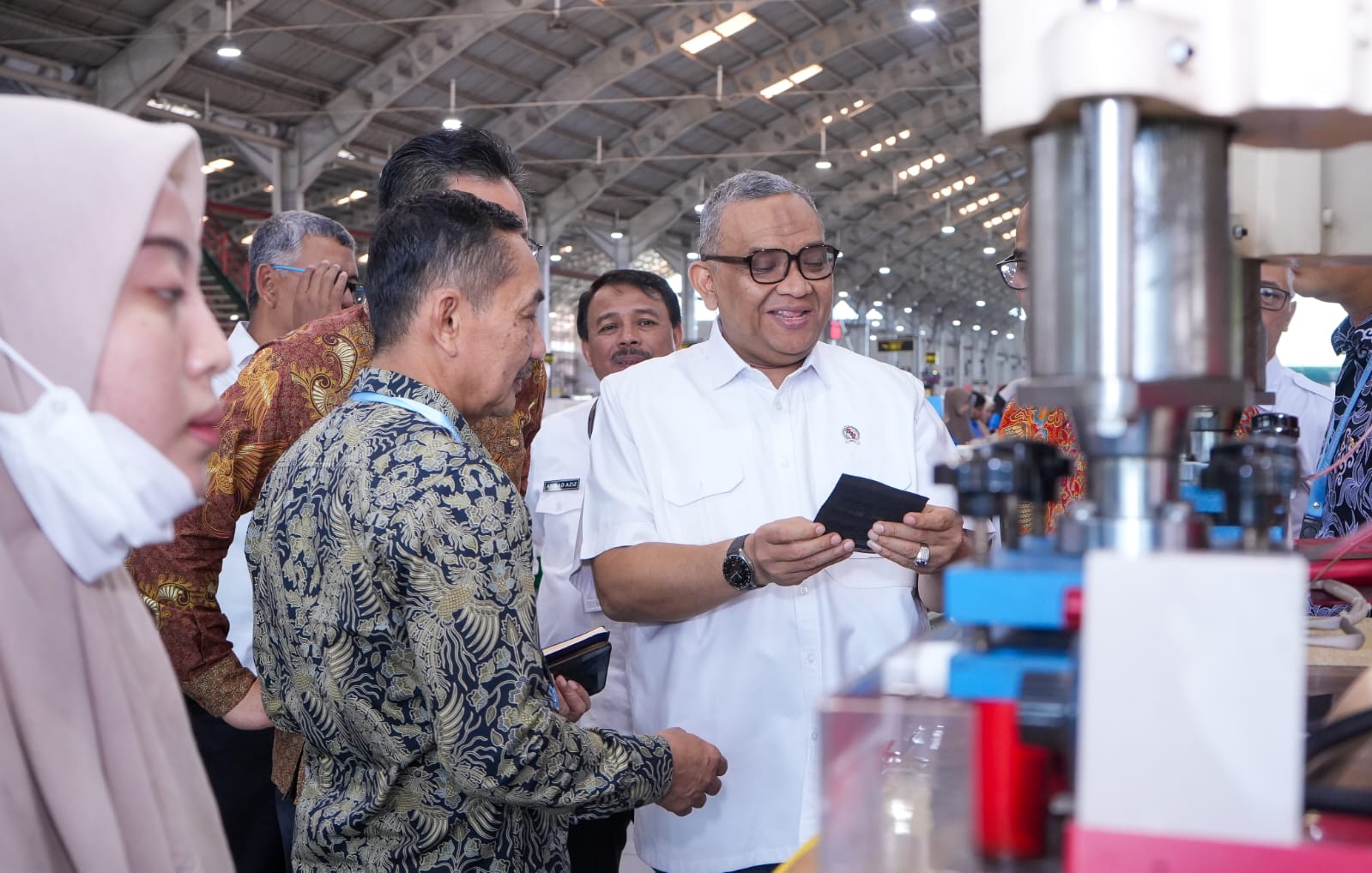 Wamenaker Tinjau Industri di Temanggung