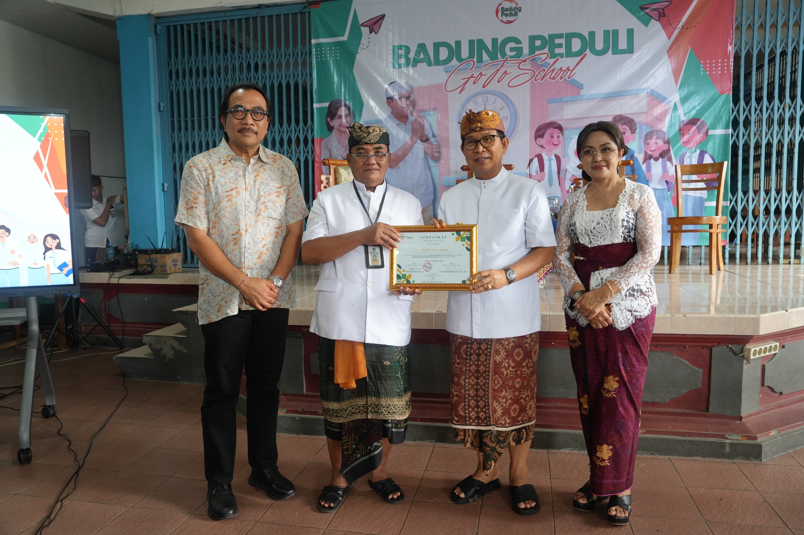 Bupati Badung I Wayan Adi Arnawa saat kegiatan Badung Peduli Go To School di SMAN 1 Kuta Utara