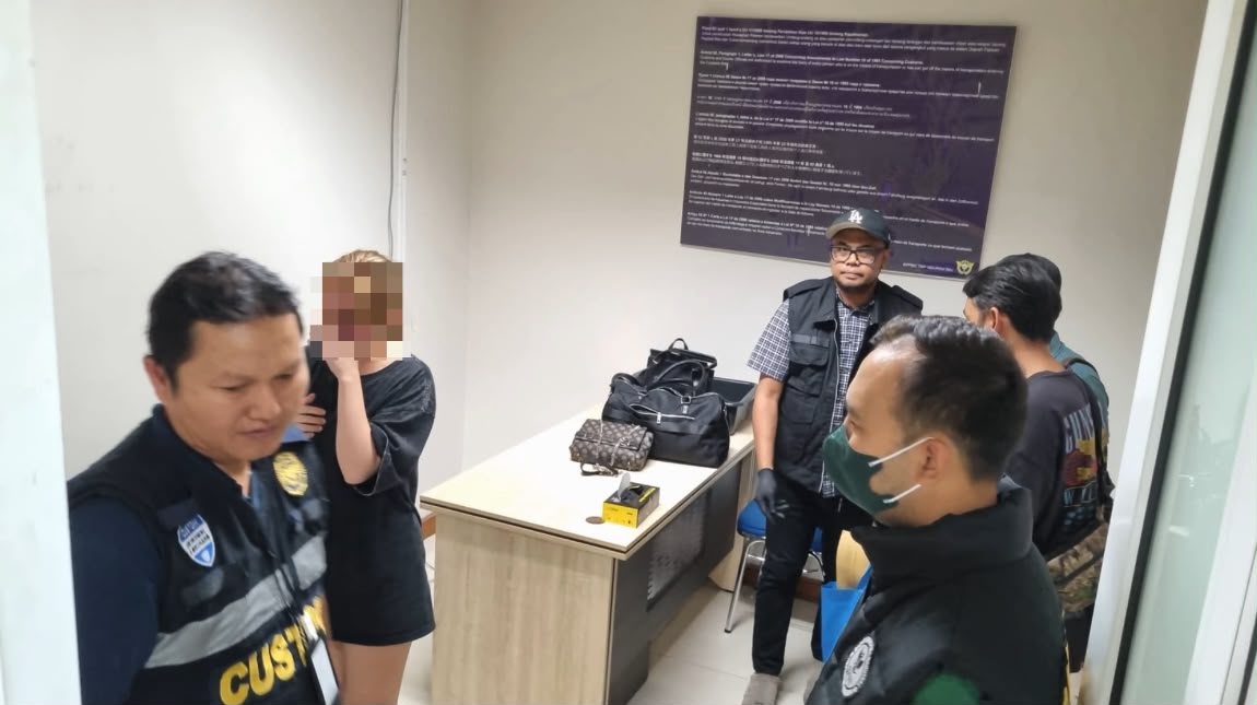 BNNP Bali dan Bea Cukai Ngurah Rai menggagalkan penyelundupan 1.079 gram hashish.