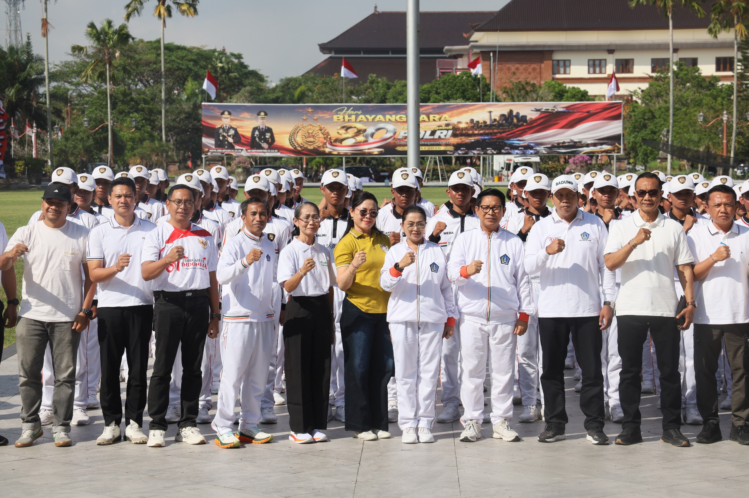 Calon Paskibraka dan Paskibra Badung mengikuti gelar pasukan