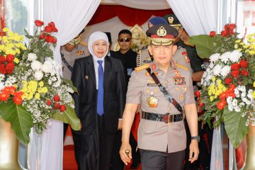 Khofifah menghadiri Upacara Hari Juang Polri 2026 di Surabaya