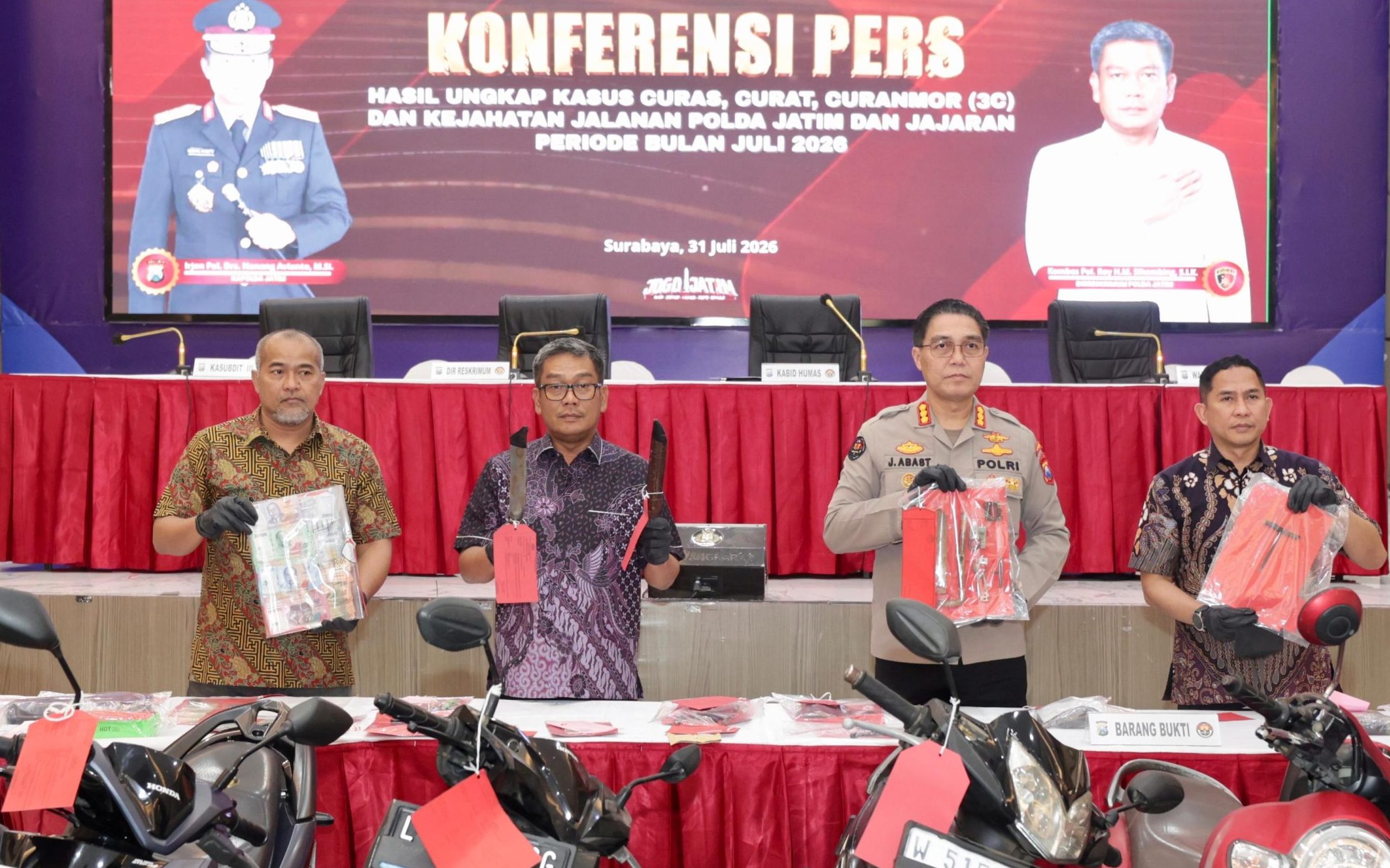 Konferensi pers Polda Jatim mengungkap 178 kasus 3C selama Juli 2026.