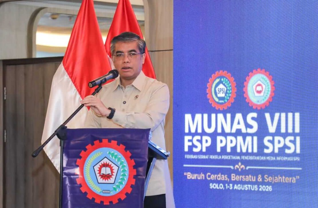 Menaker Yassierli membuka Munas FSP PPMI SPSI di Surakarta.