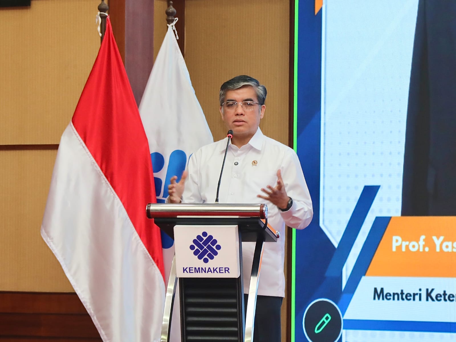 Menaker Yassierli membuka program TIDP untuk talenta muda di Bekasi