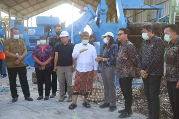 Uji coba mesin RDF di TPST Mengwitani Badung
