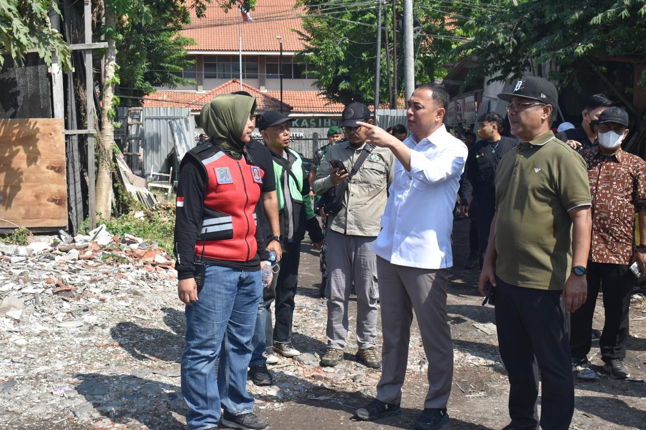 Penertiban pengolahan sampah ilegal di Keputih Surabaya