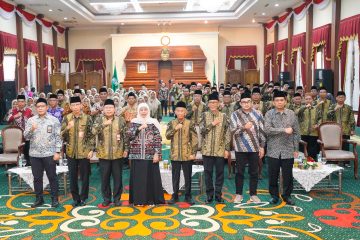 Khofifah melepas kafilah Jawa Timur menuju MTQ Nasional XXXI di Semarang