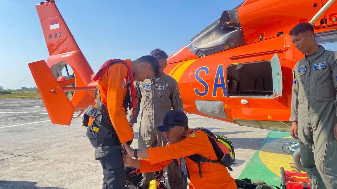 Kapal Virgo Transport 8 Hilang Kontak, SAR Kerahkan Armada dan Helikopter KN SAR 249 Permadi dikerahkan mencari Kapal Virgo Transport 8