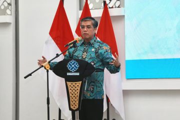 Menaker Yassierli menyampaikan arahan tentang tenaga kerja hijau di Bandung.