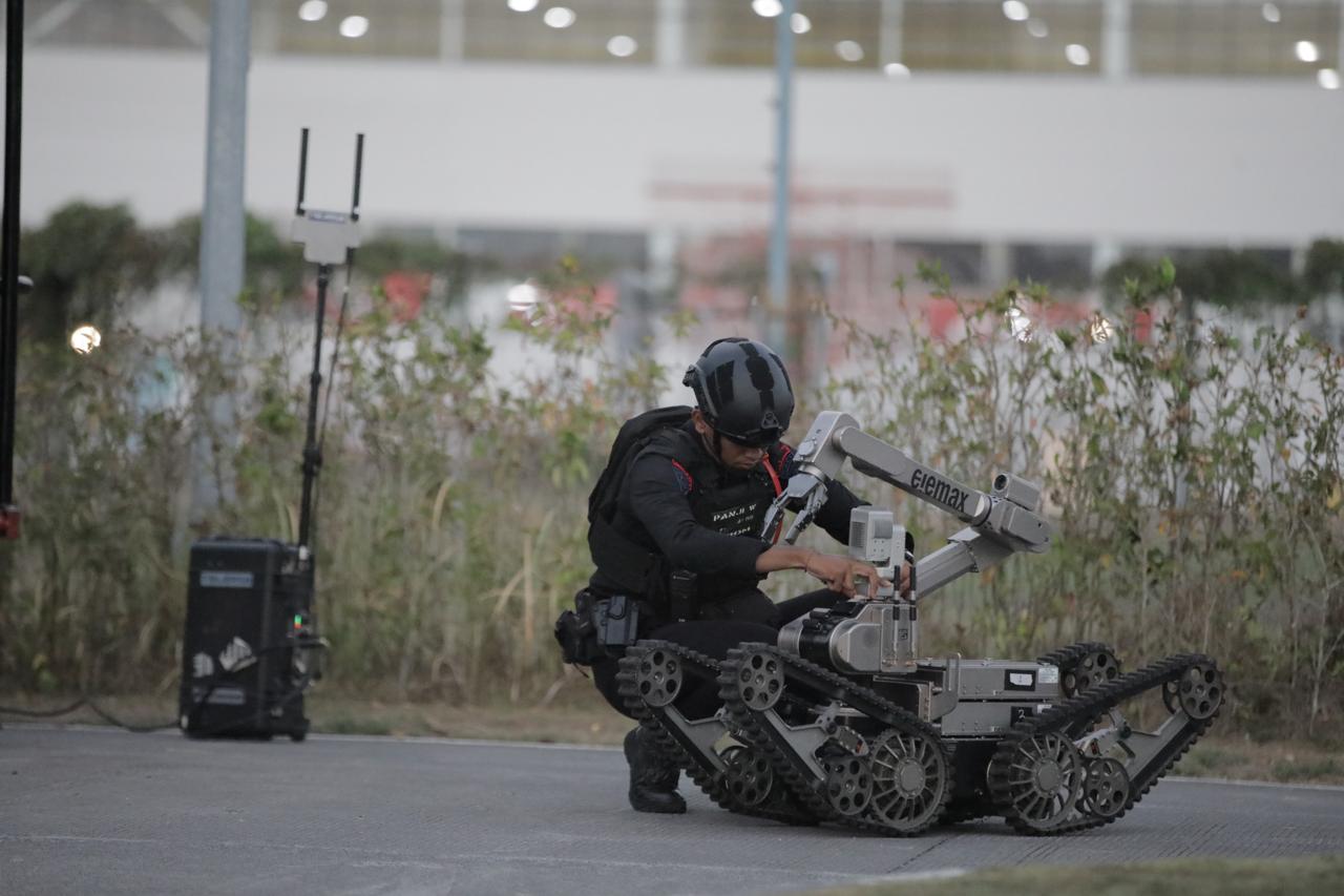 Latihan darurat skala penuh di Bandara Ngurah Rai Bali