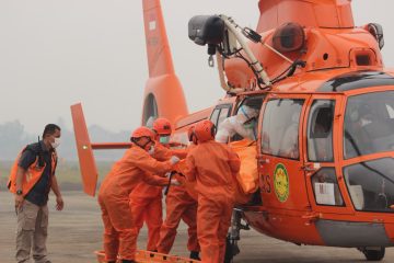 Dua helikopter Basarnas evakuasi tujuh korban KM Virgo Transport 8 ke Banjarmasin