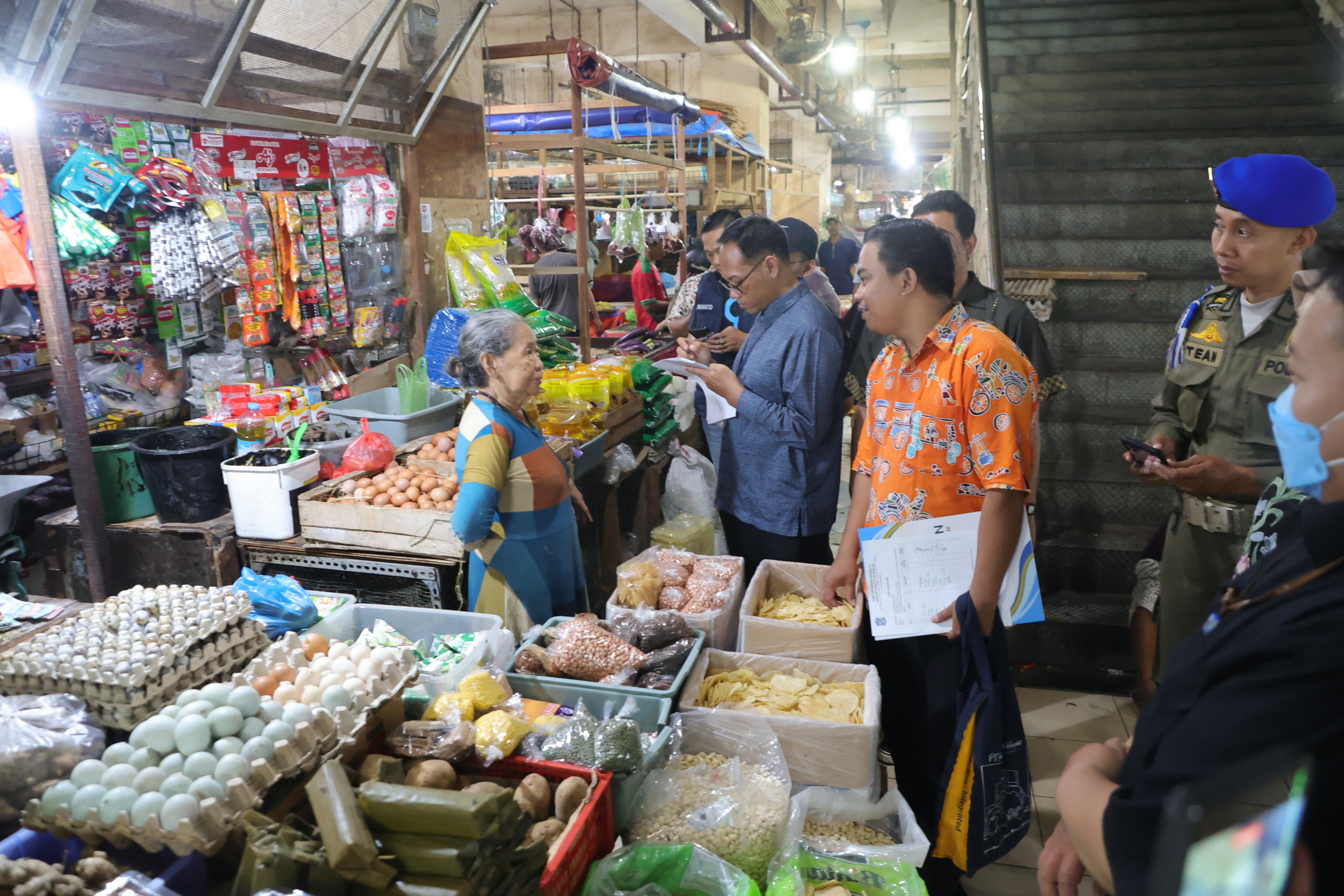 Sidak bapokting Pemkot Surabaya menemukan Minyakita dijual di atas HET di pasar tradisional.