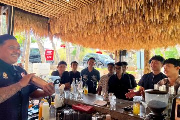 Pelatihan dasar bartender bagi 30 generasi muda di Kelurahan Jimbaran